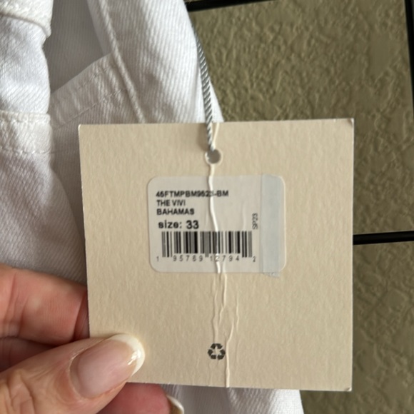 Favorite daughter NWT Vivi jeans in Bahamas, a beautiful white - Picture 3 of 5